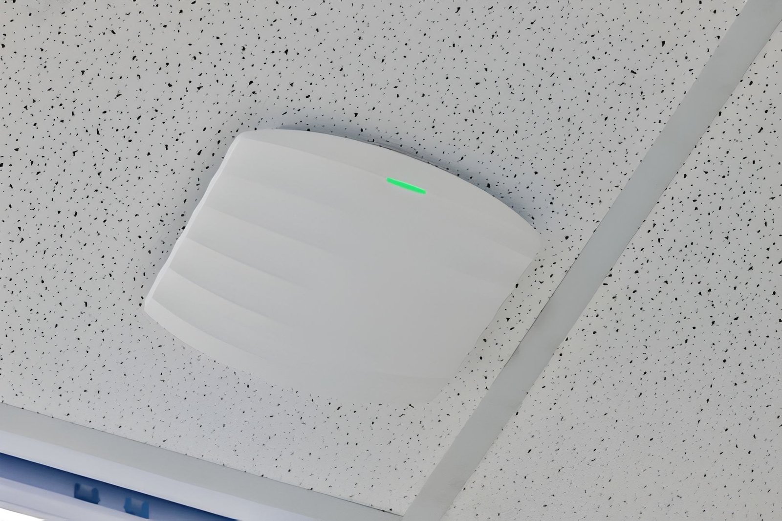 Berapa Jumlah Access Point Yang Dibutuhkan Per 100 M² Di Kantor?